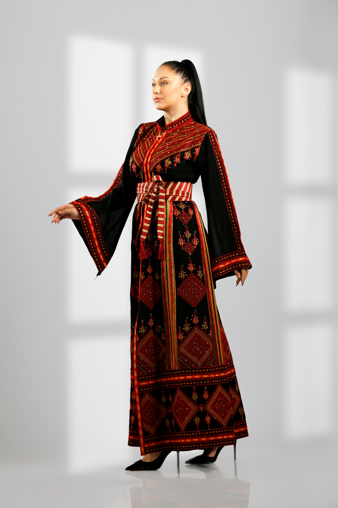 قفطان مناجل مع حزام