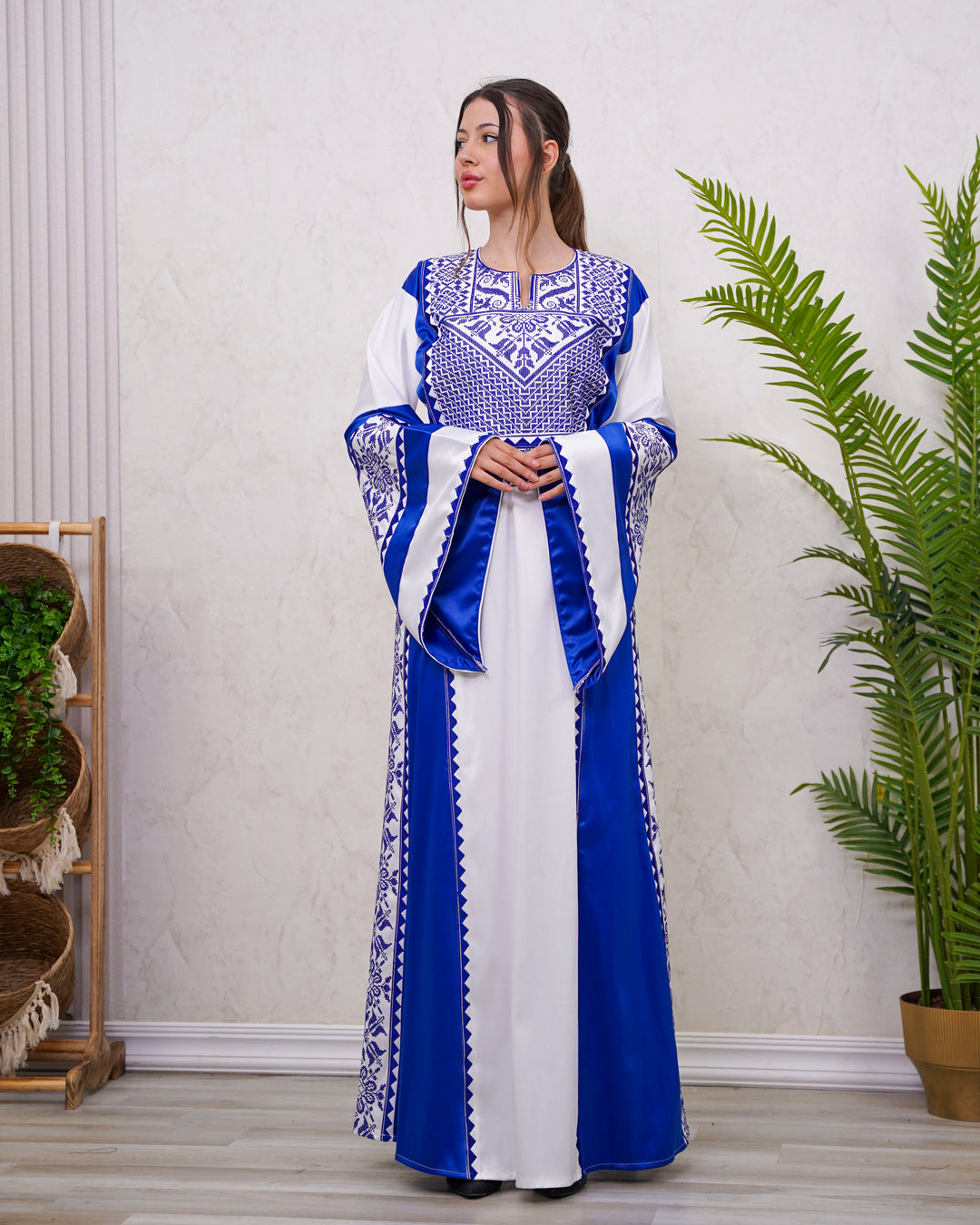 ثوب الأندلس الأزرق