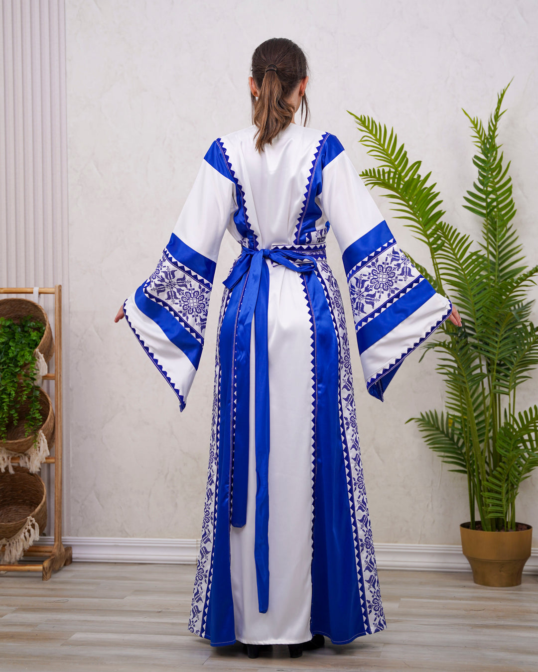 ثوب الأندلس الأزرق