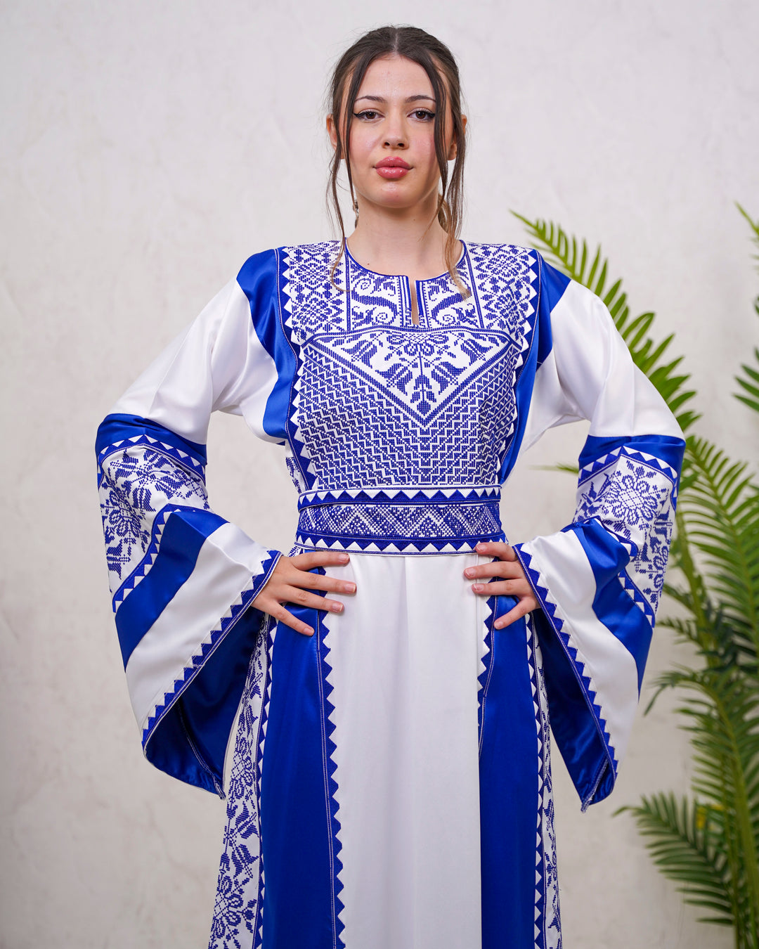 ثوب الأندلس الأزرق