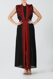 Off Shoulder Bisht بيشت مفتوح من الأكتاف