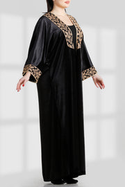 OPEN EMBROIDERY BISHT بيشت تطريز مفتوح