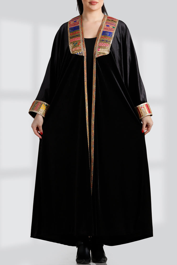 OPEN EMBROIDERY BISHT بيشت تطريز مفتوح