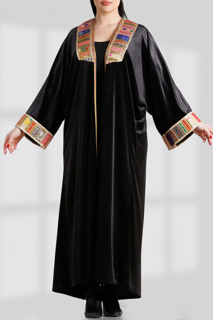 OPEN EMBROIDERY BISHT بيشت تطريز مفتوح