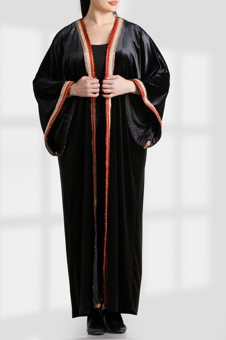 OPEN EMBROIDERY BISHT بيشت تطريز مفتوح