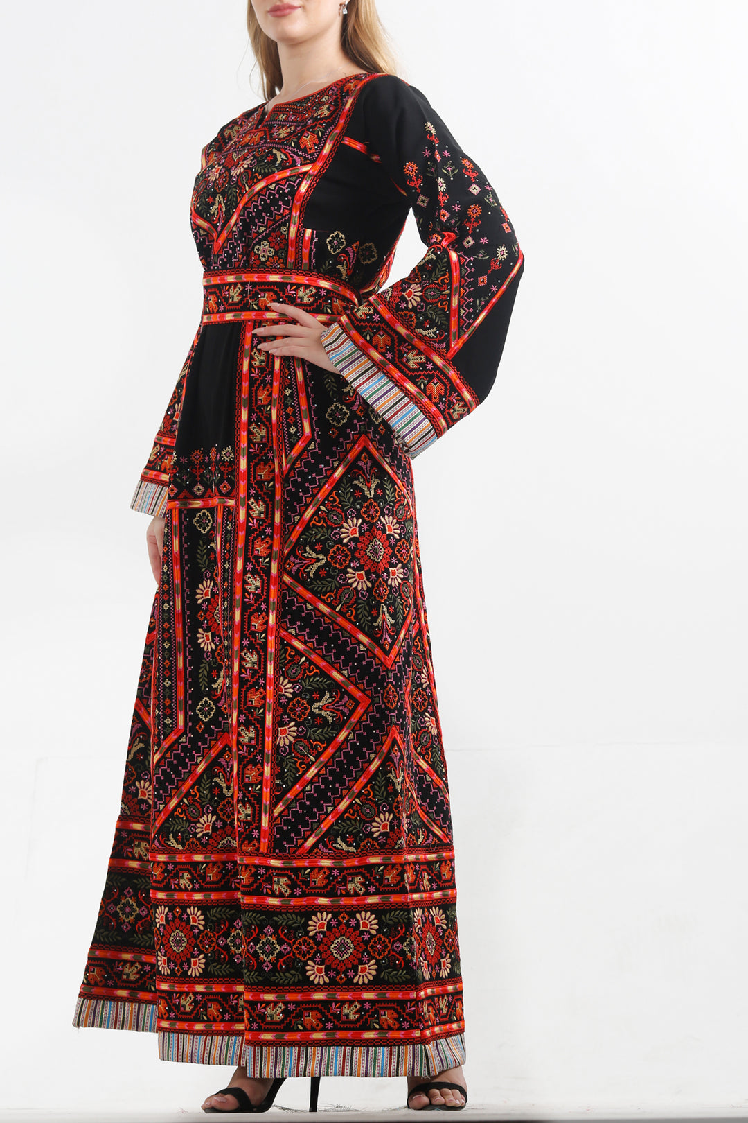 Embroidery Dress ثوب تطريز