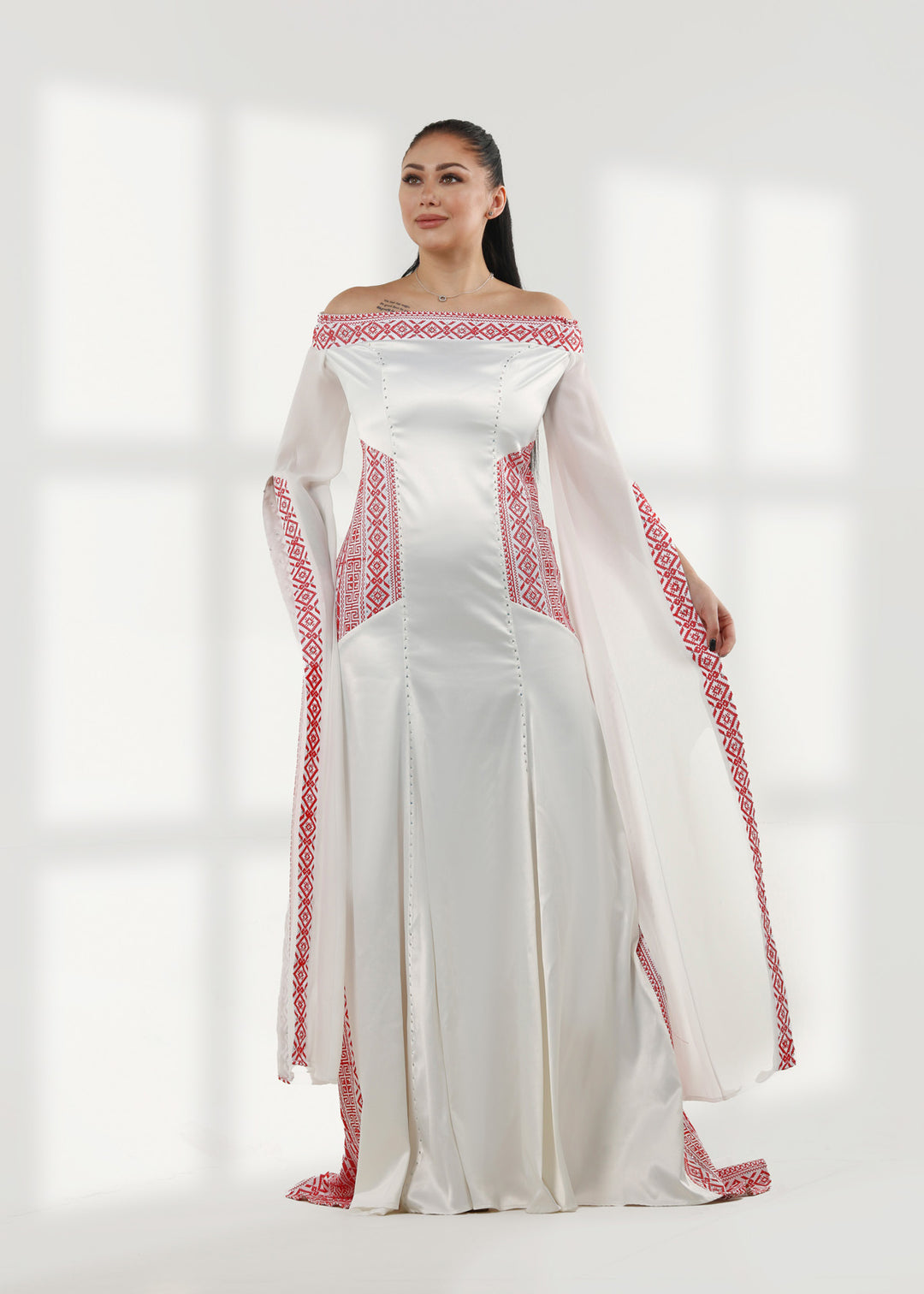 LONG SLEEVE EMBROIDERY DRESS فستان تطريز كم طويل