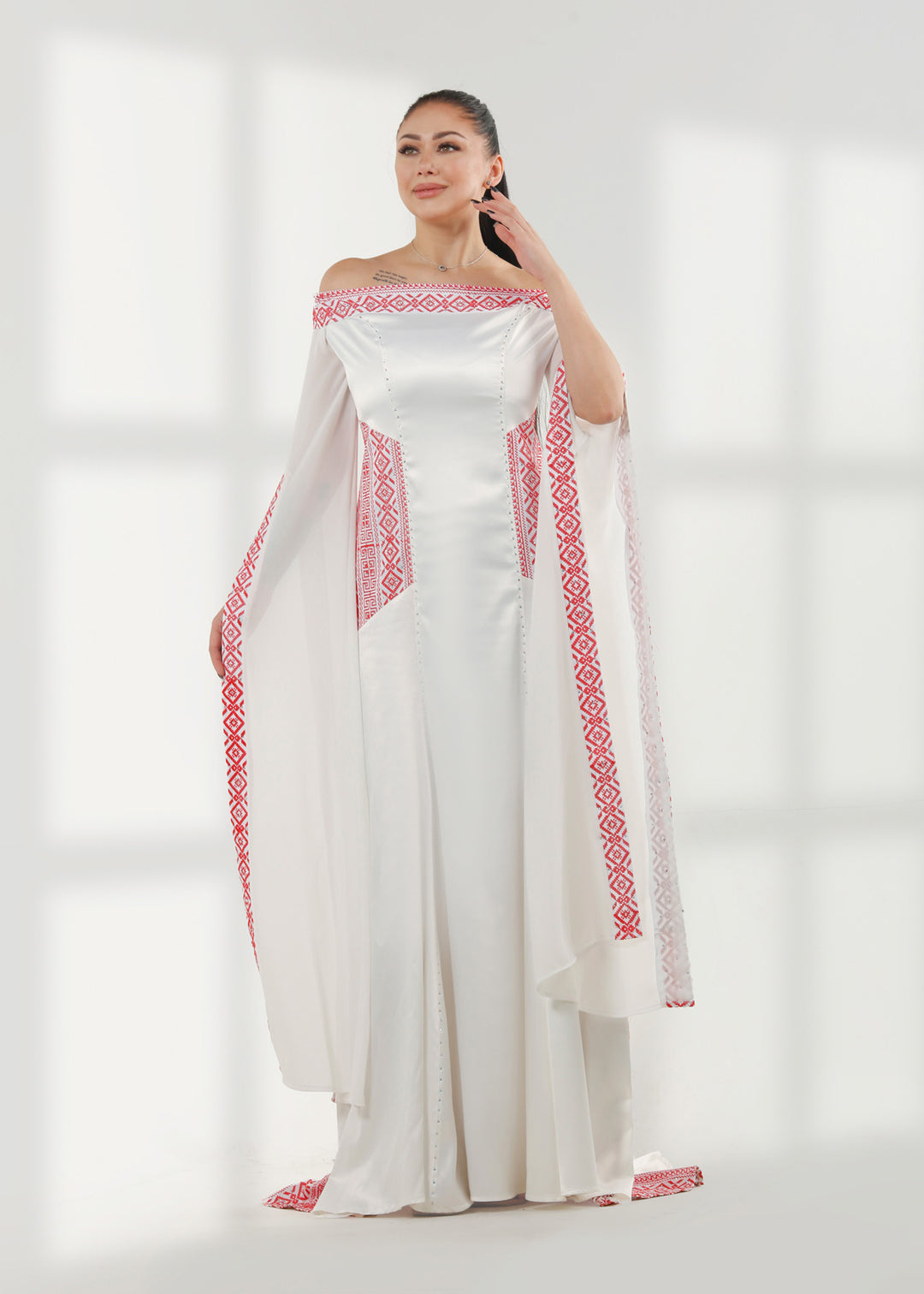 LONG SLEEVE EMBROIDERY DRESS فستان تطريز كم طويل