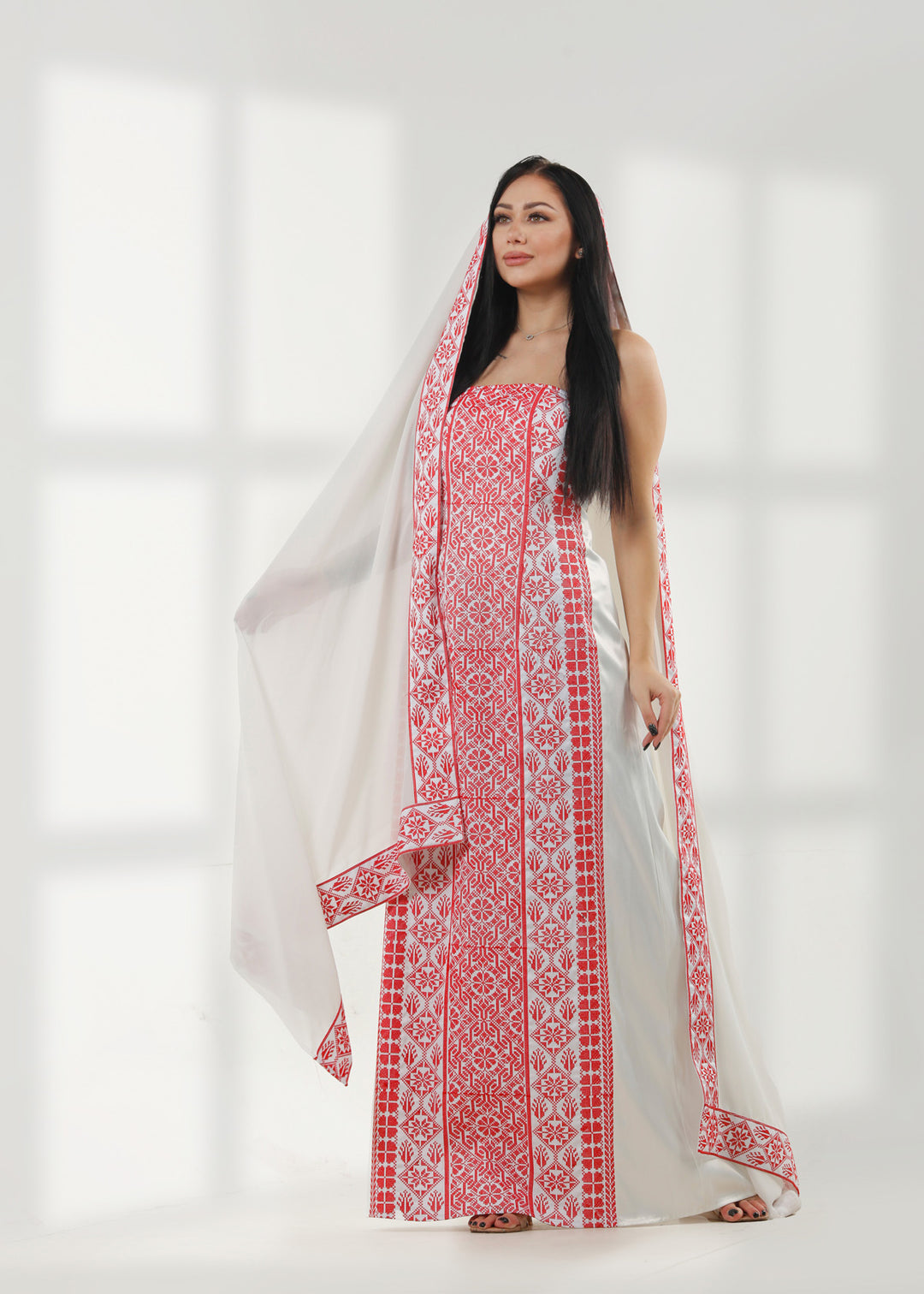 SHORT SLEEVE EMBROIDERY DRESS فستان تطريز كم قصير