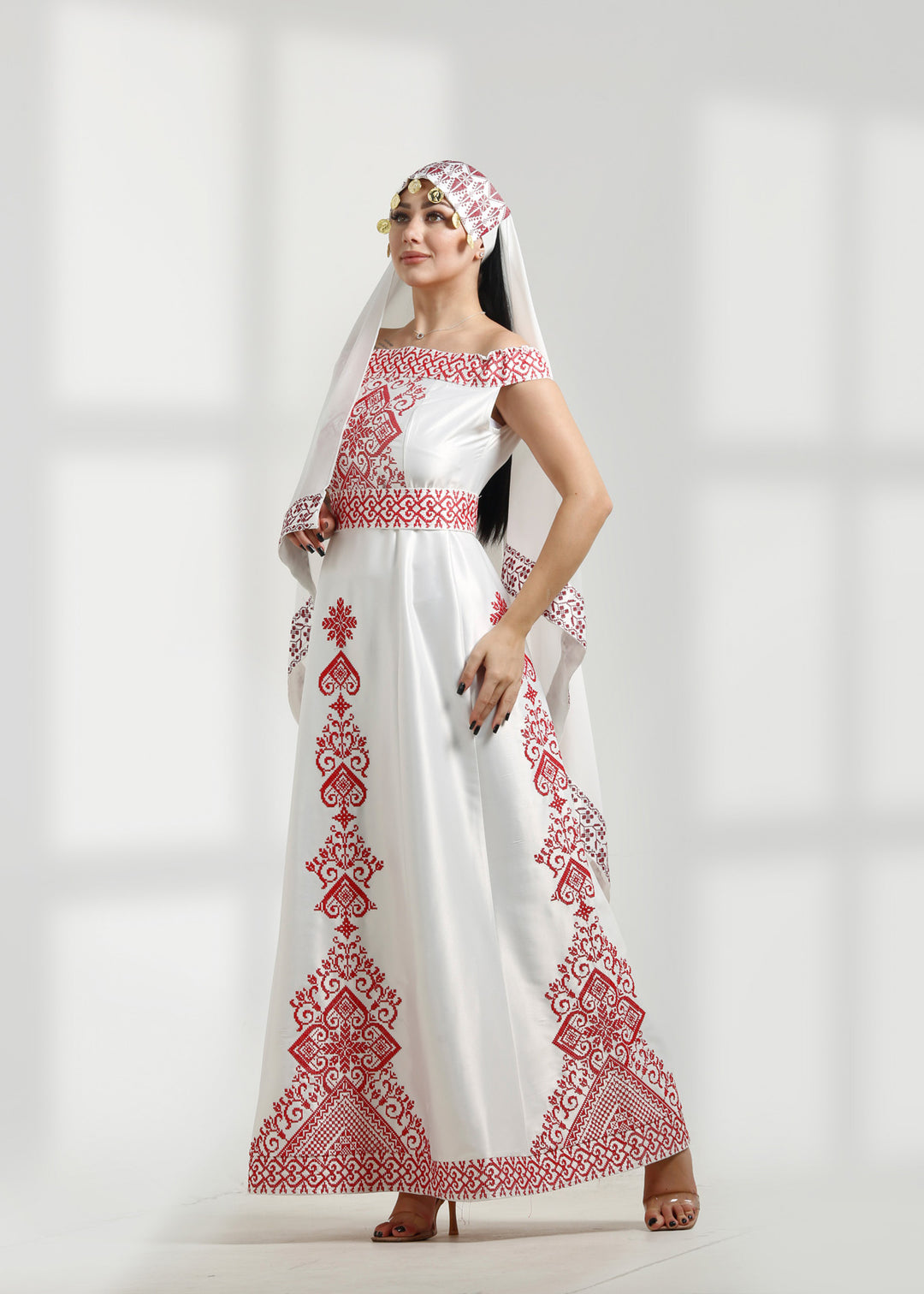SHORT SLEEVE EMBROIDERY DRESS فستان تطريز كم قصير