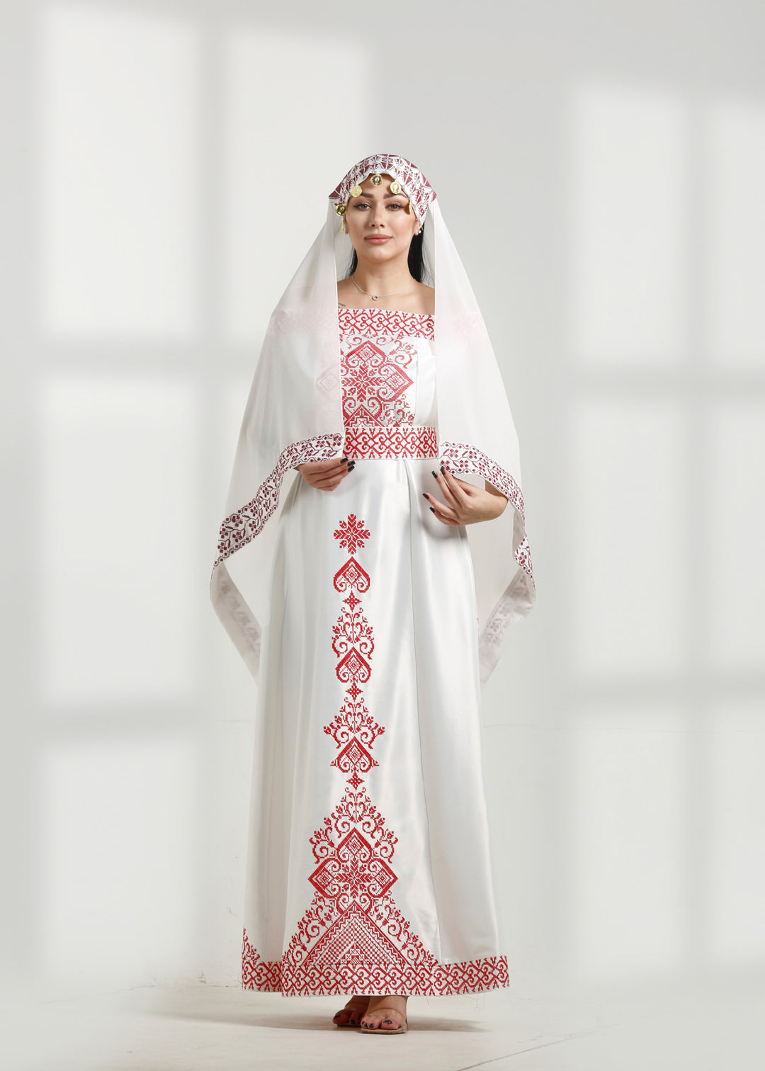 SHORT SLEEVE EMBROIDERY DRESS فستان تطريز كم قصير