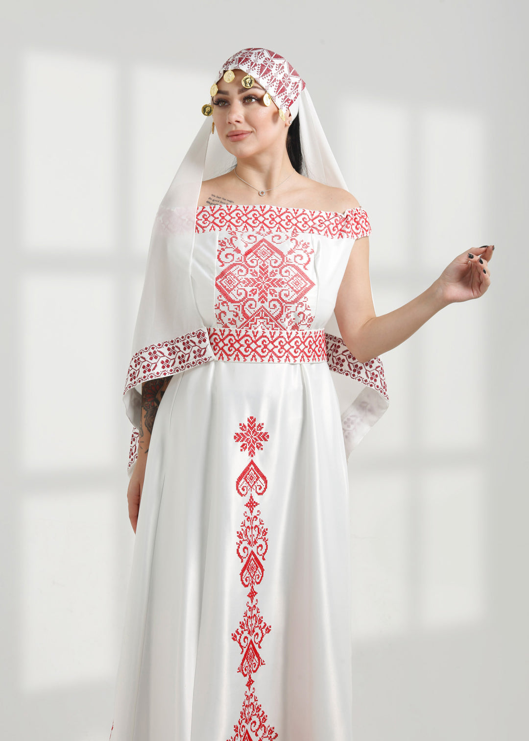 SHORT SLEEVE EMBROIDERY DRESS فستان تطريز كم قصير