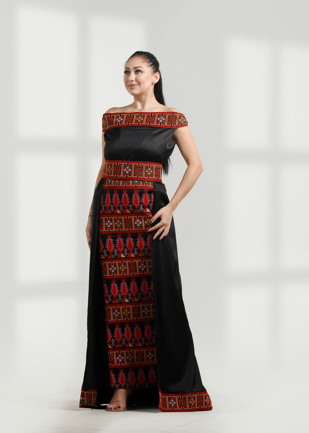 EMBROIDERY DRESS فستان تطريز