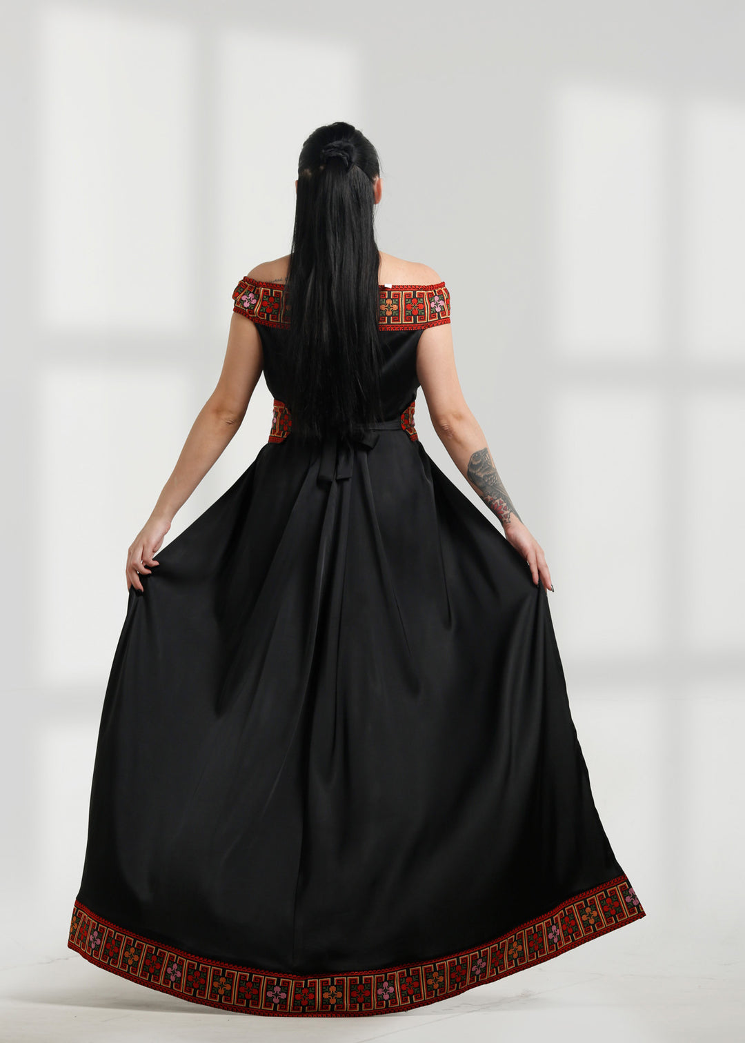 EMBROIDERY DRESS فستان تطريز
