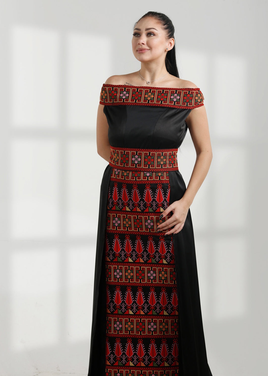EMBROIDERY DRESS فستان تطريز