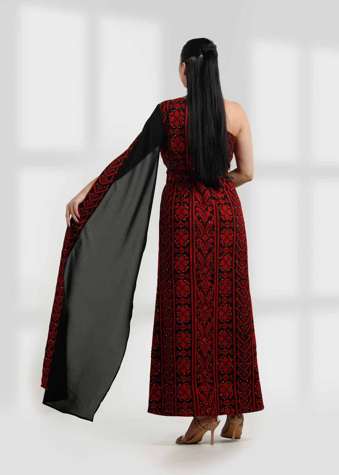 LONG SLEEVE EMBROIDERY DRESS فستان تطريز كم طويل