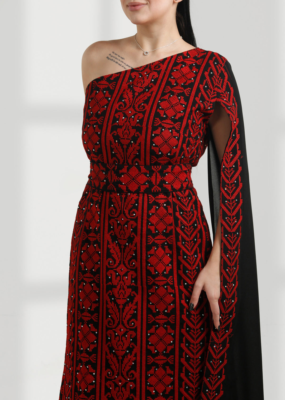 LONG SLEEVE EMBROIDERY DRESS فستان تطريز كم طويل