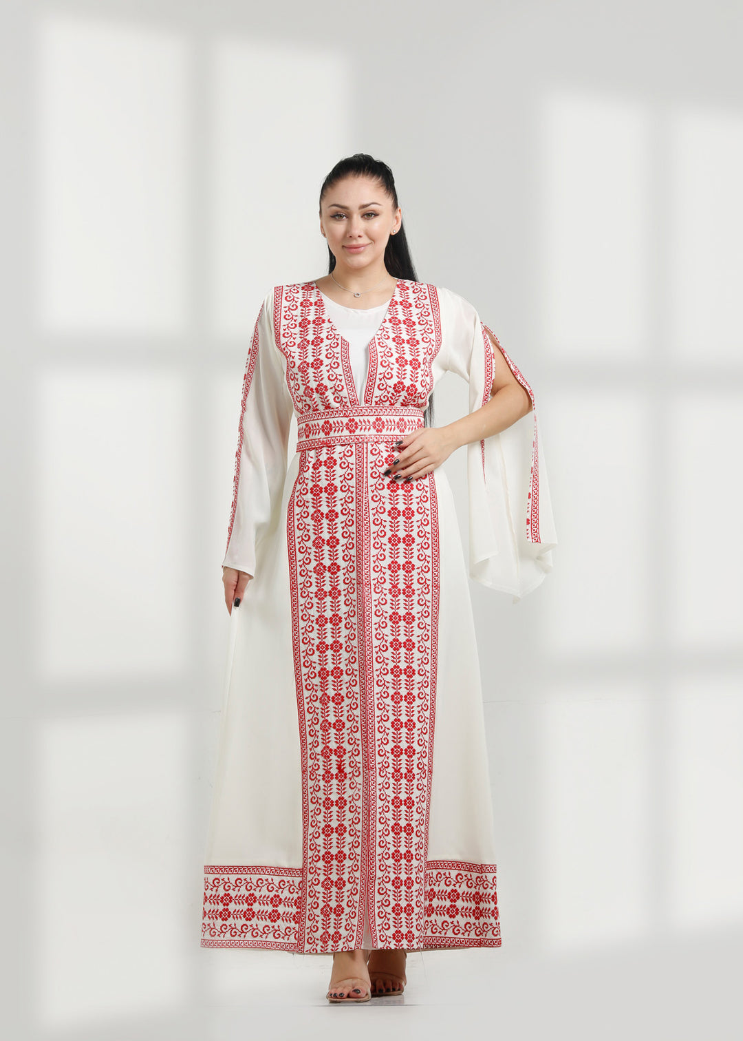 ثوب مطرز مميز