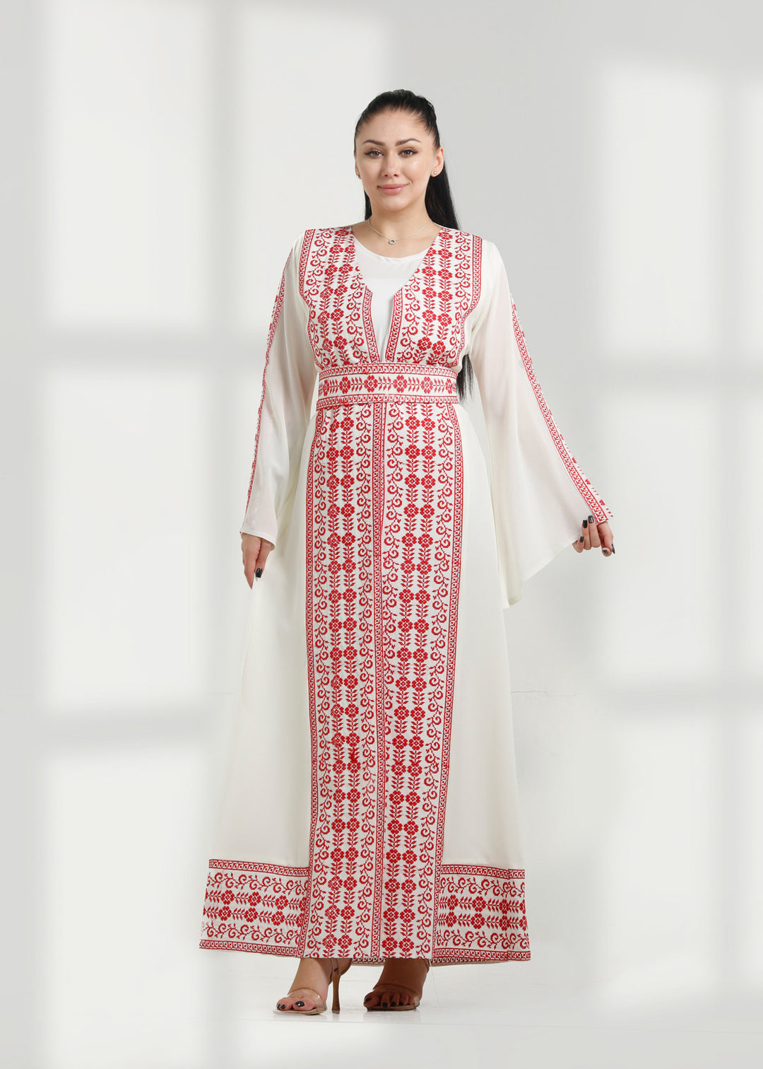 ثوب مطرز مميز