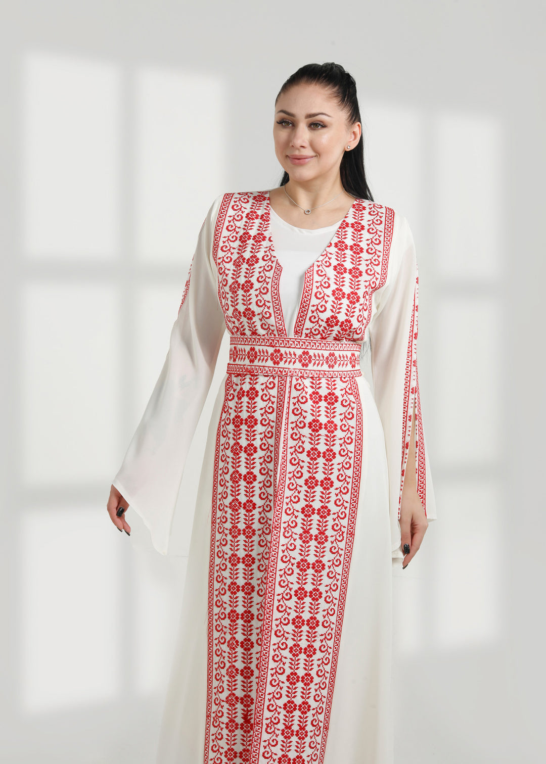 ثوب مطرز مميز