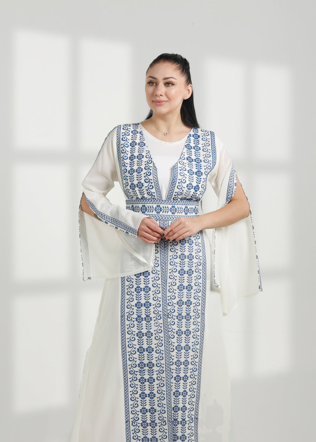 ثوب مطرز مميز