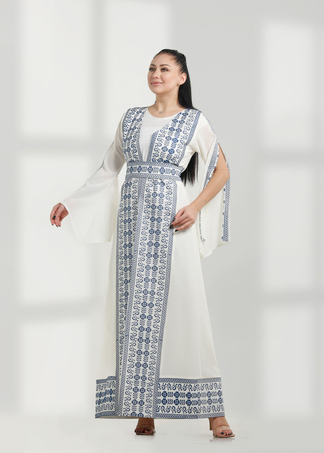 ثوب مطرز مميز