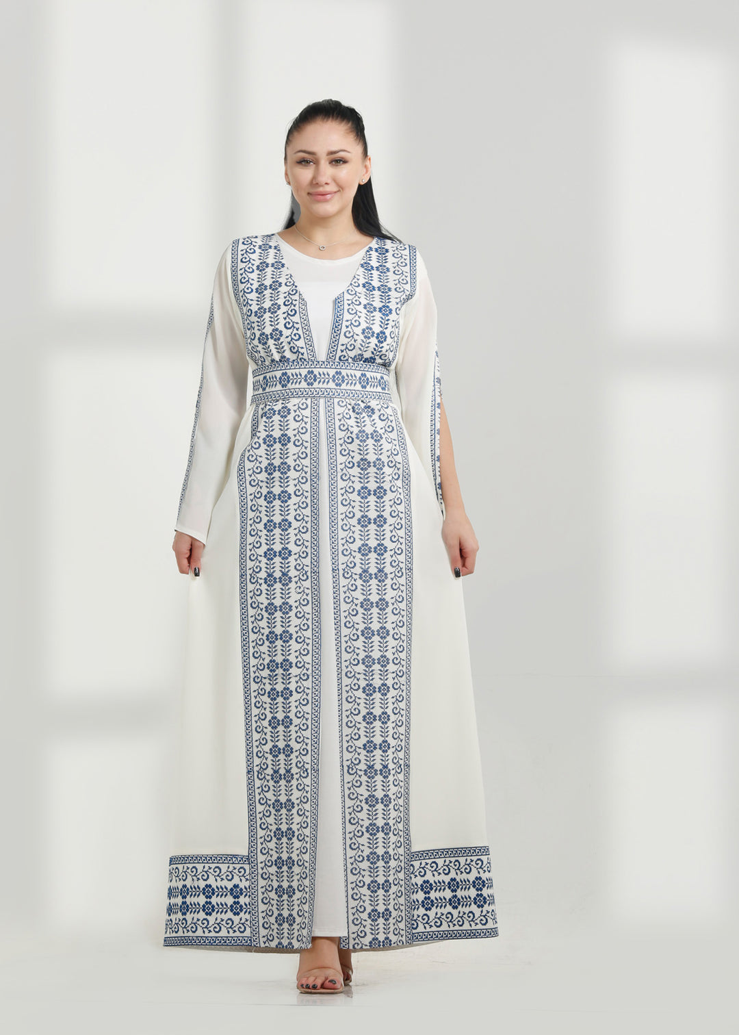 ثوب مطرز مميز