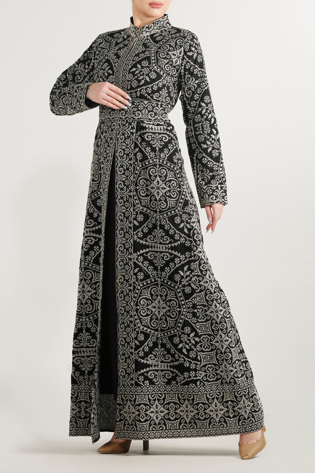 Luxury Embroidery Thoub ثوب تطريز فاخر