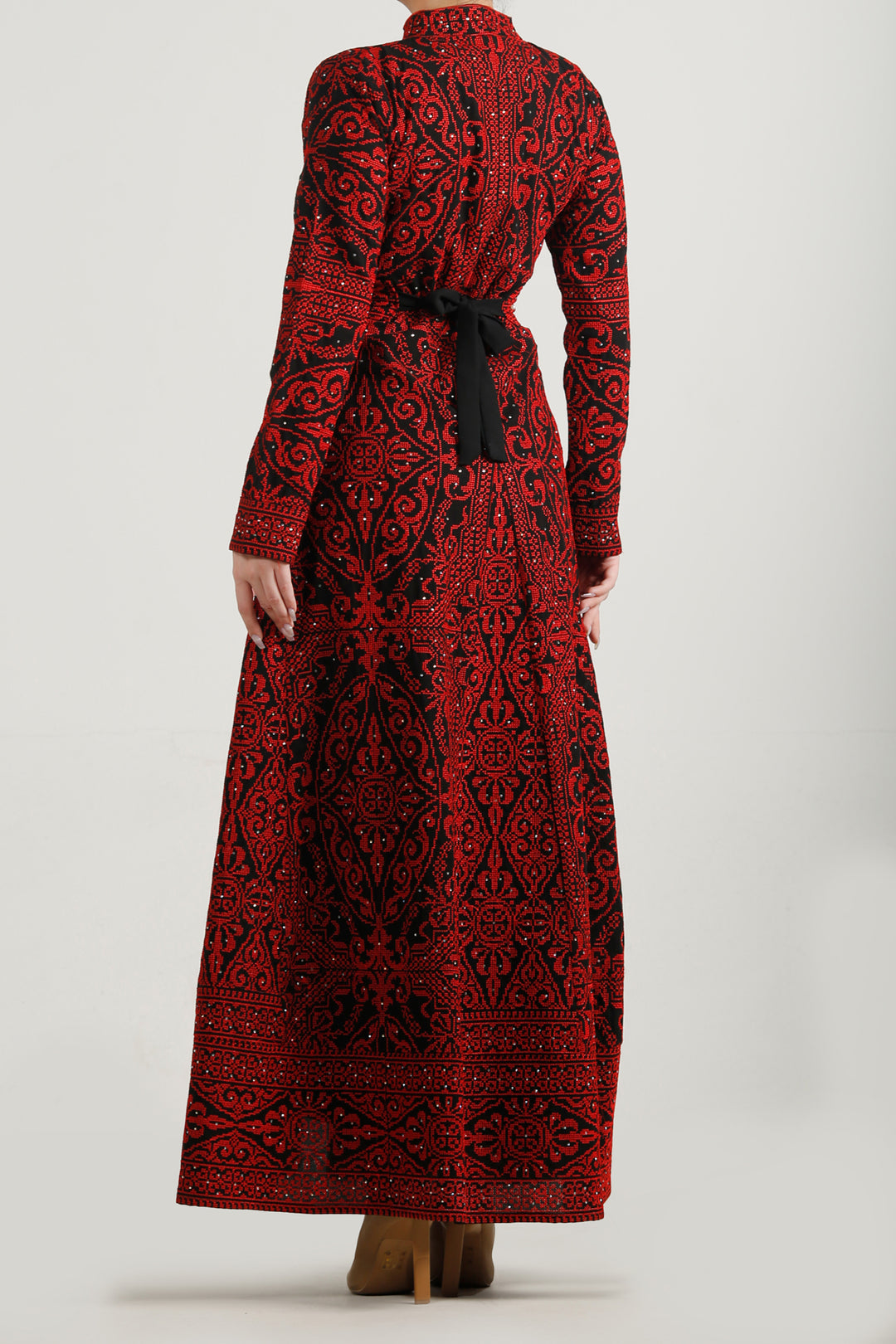 Luxury Embroidery Thoub ثوب تطريز فاخر