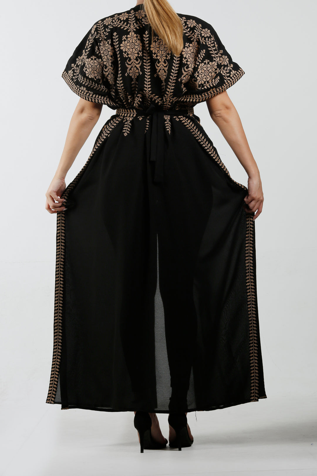 Layered Bisht بيشت طبقات