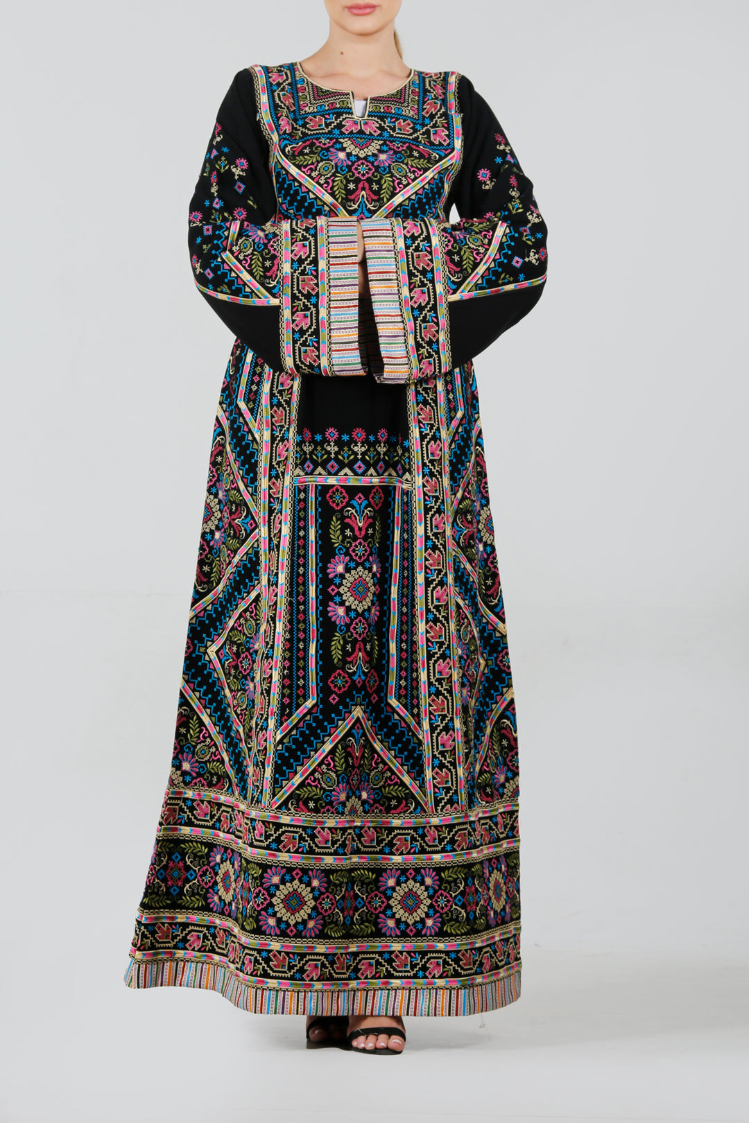 Embroidery Dress ثوب تطريز