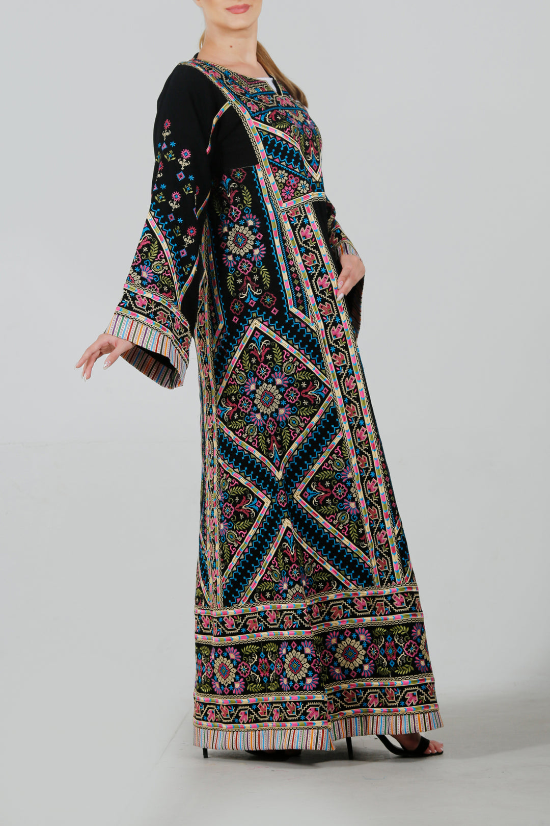 Embroidery Dress ثوب تطريز