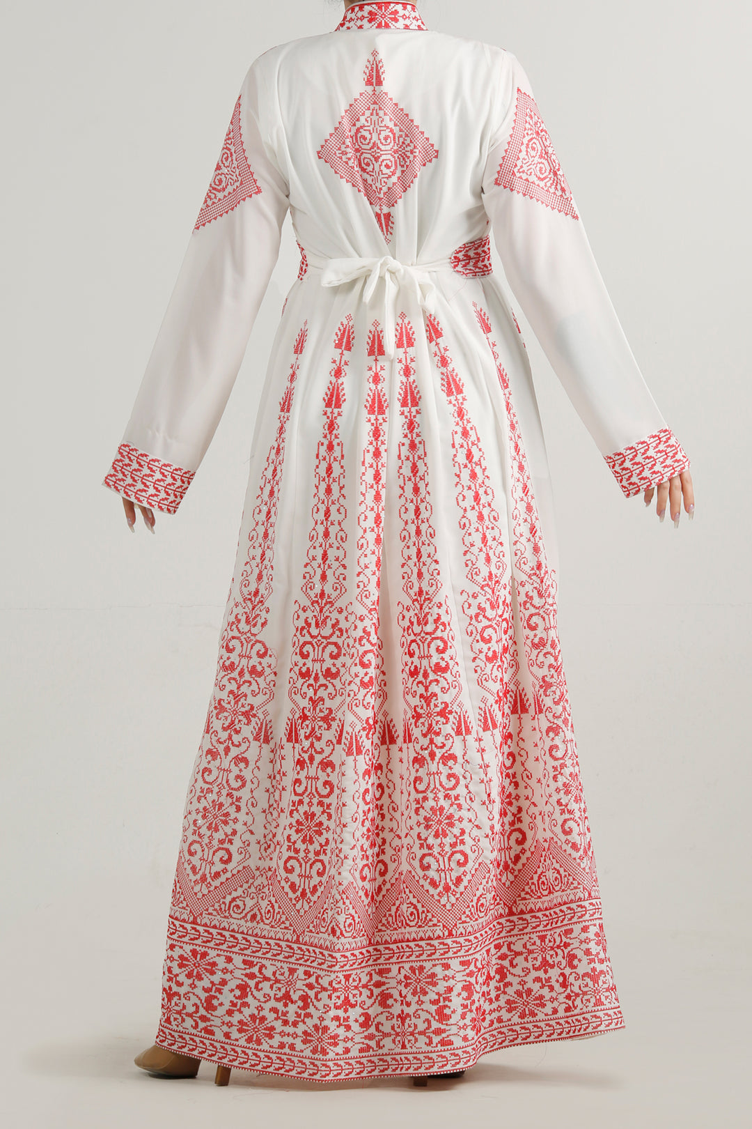 Layers Embroidery Thoub ثوب تطريز طبقات