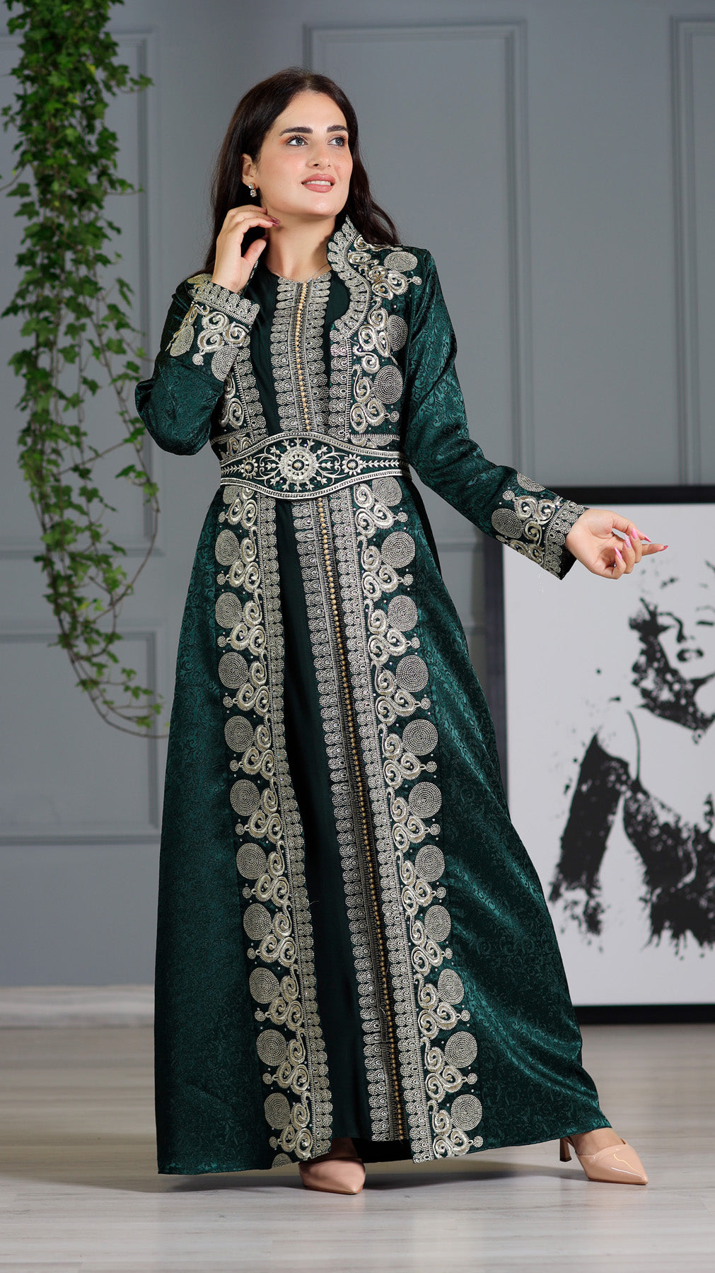 LONG SLEEVE EMBROIDERY THOUB ثوب تطريز كم طويل