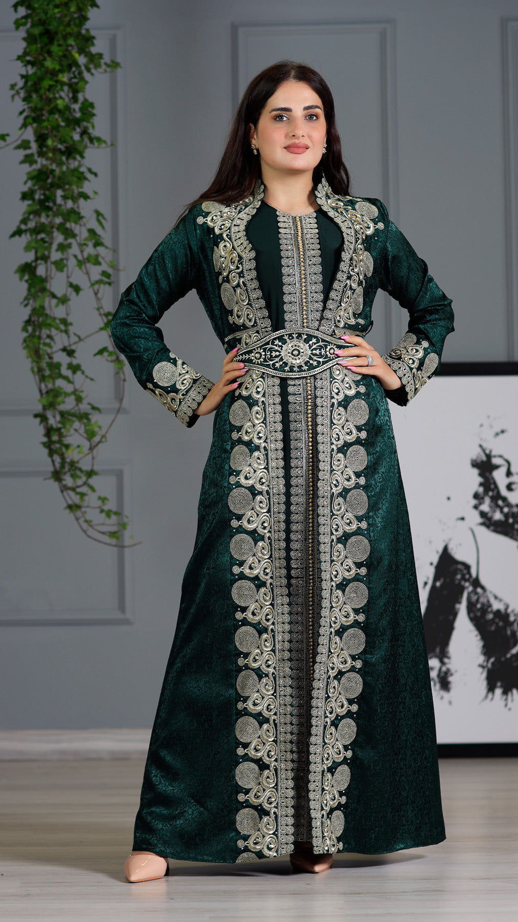 LONG SLEEVE EMBROIDERY THOUB ثوب تطريز كم طويل