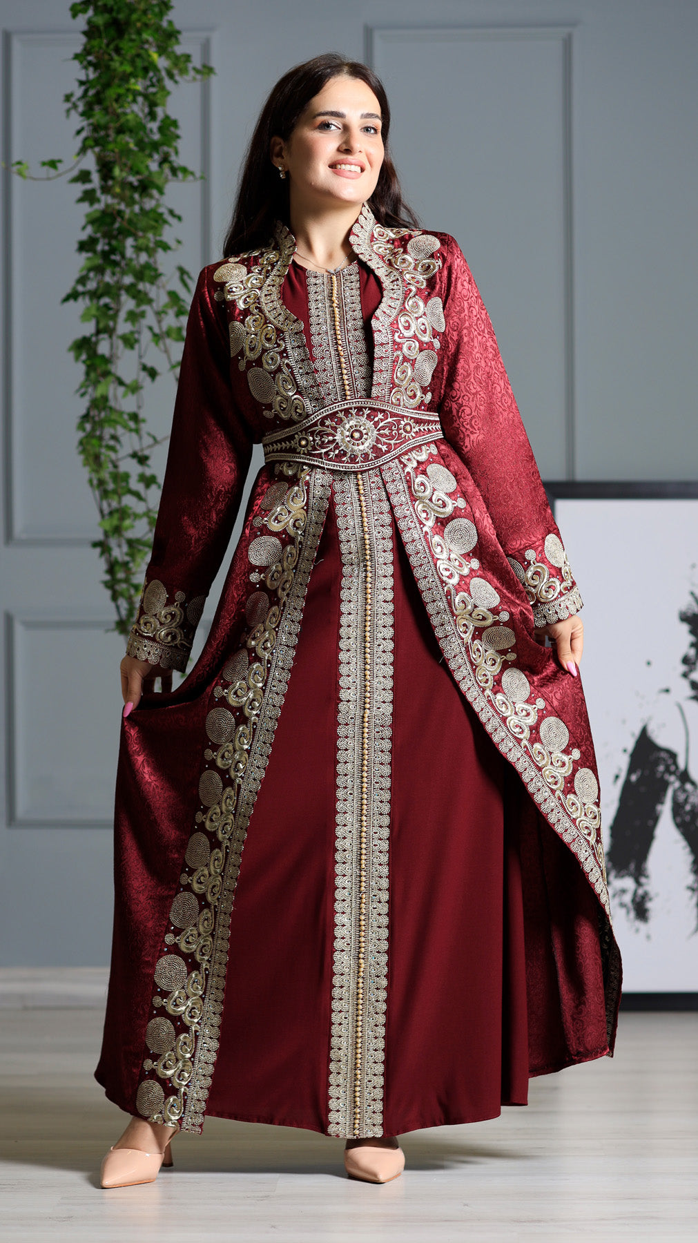 LONG SLEEVE EMBROIDERY THOUB ثوب تطريز كم طويل