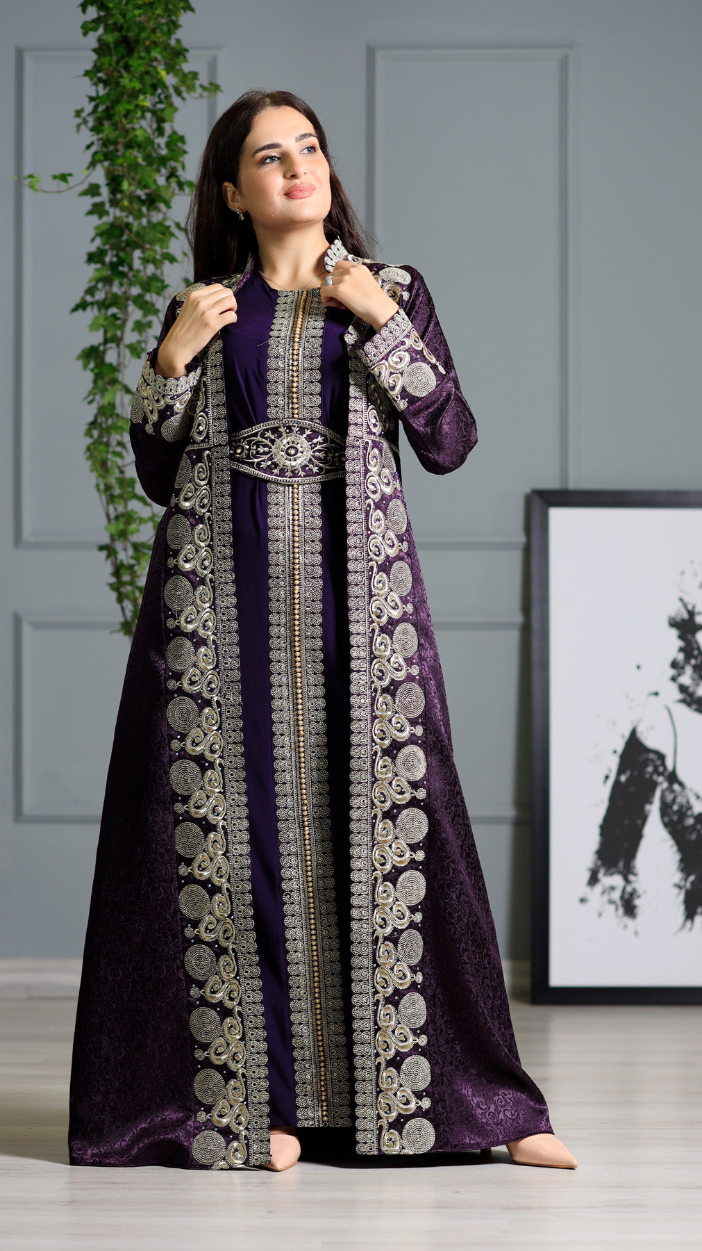 LONG SLEEVE EMBROIDERY THOUB ثوب تطريز كم طويل