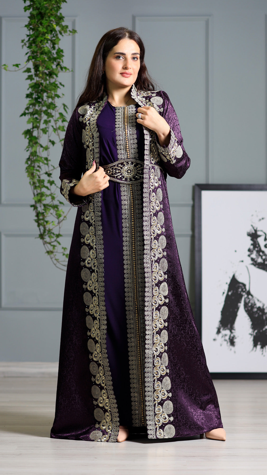 LONG SLEEVE EMBROIDERY THOUB ثوب تطريز كم طويل