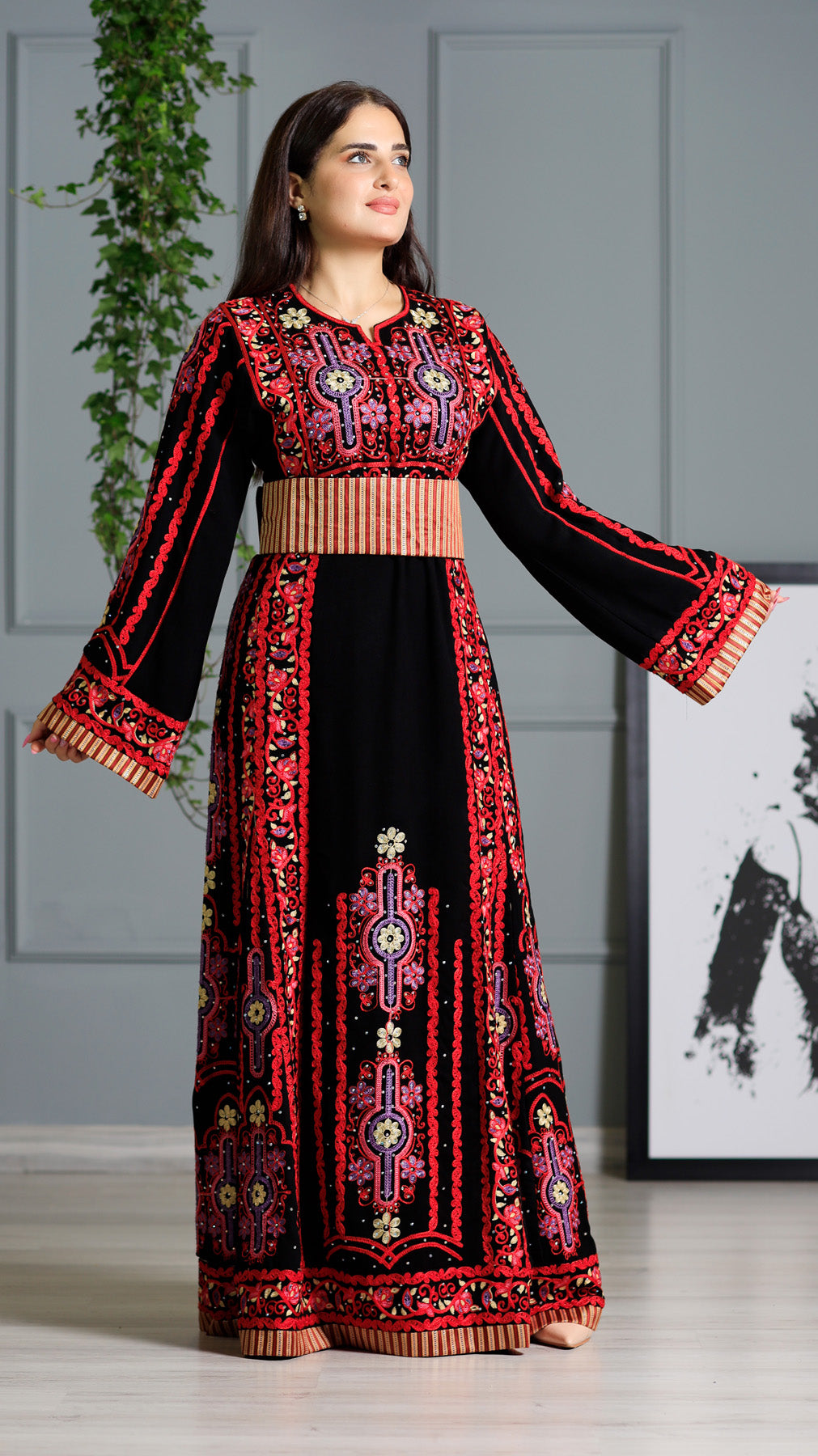 LONG SLEEVE EMBROIDERY THOUB ثوب تطريز كم طويل