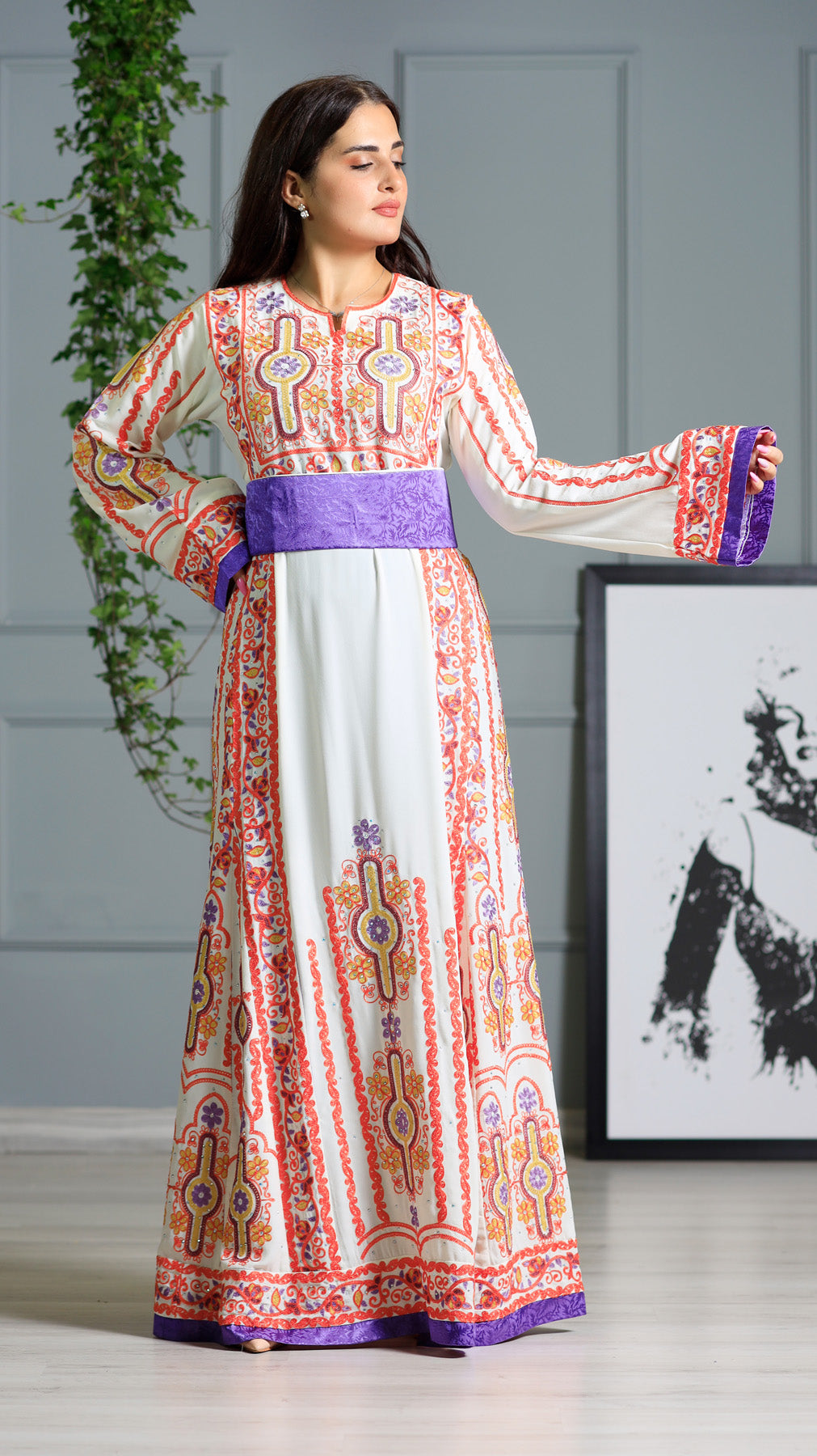 LONG SLEEVE EMBROIDERY THOUB ثوب تطريز كم طويل