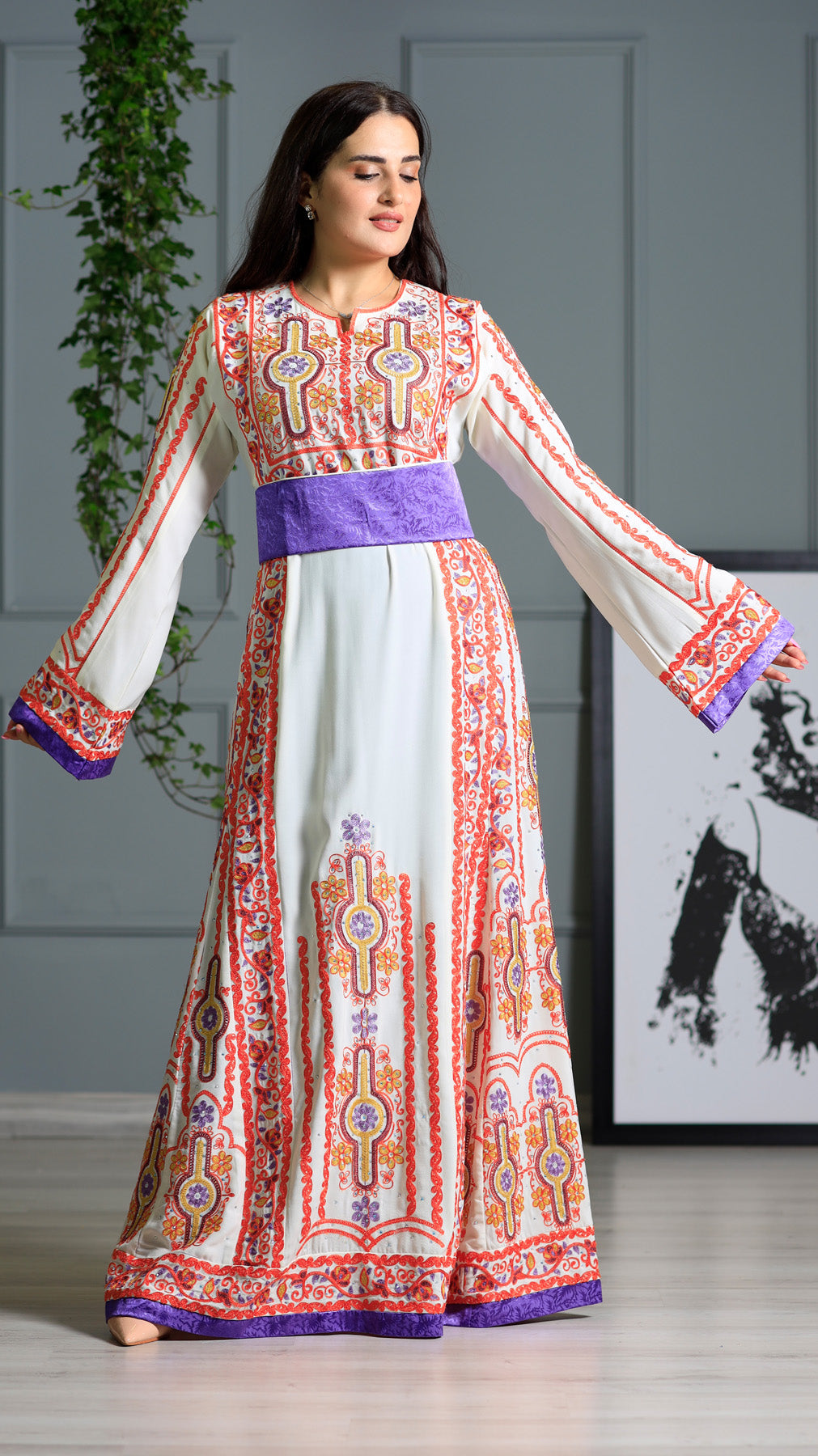 LONG SLEEVE EMBROIDERY THOUB ثوب تطريز كم طويل