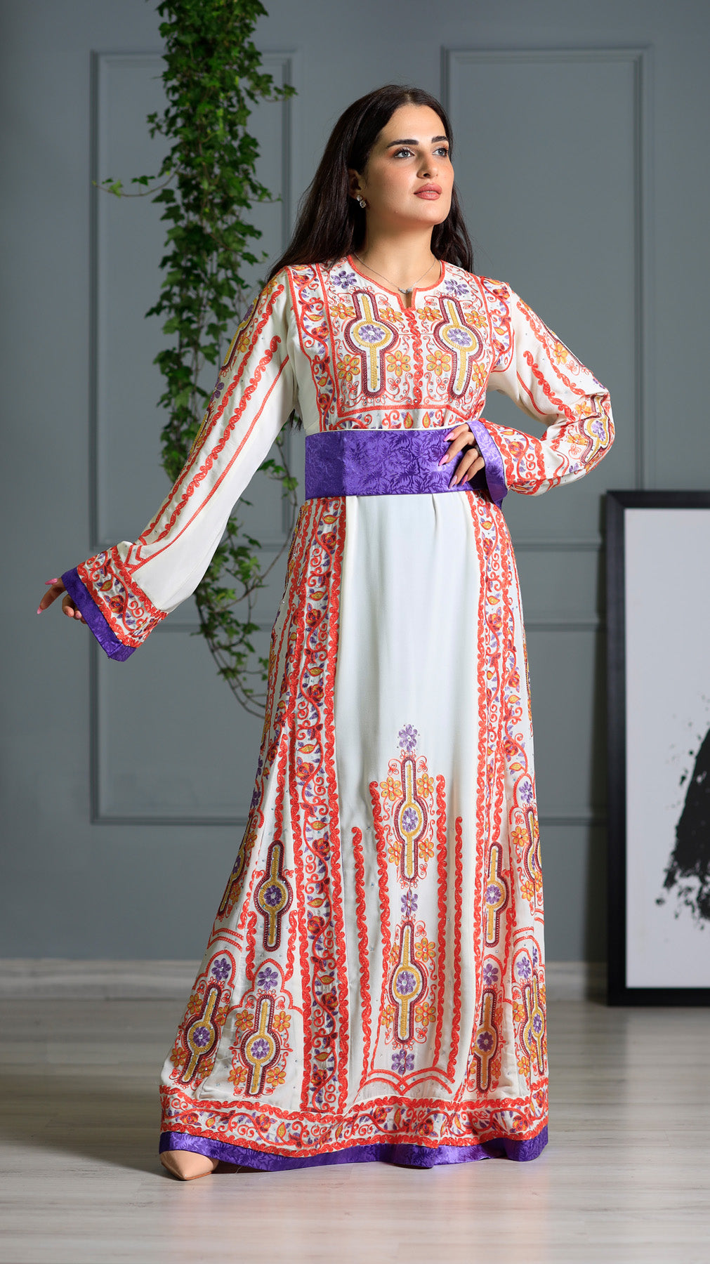 LONG SLEEVE EMBROIDERY THOUB ثوب تطريز كم طويل