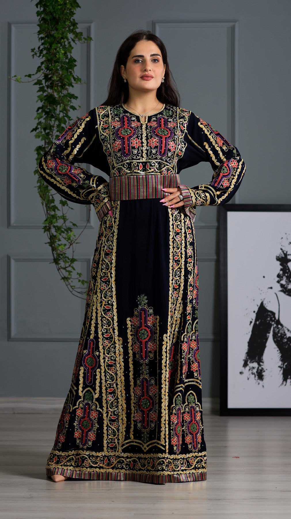 LONG SLEEVE EMBROIDERY THOUB ثوب تطريز كم طويل