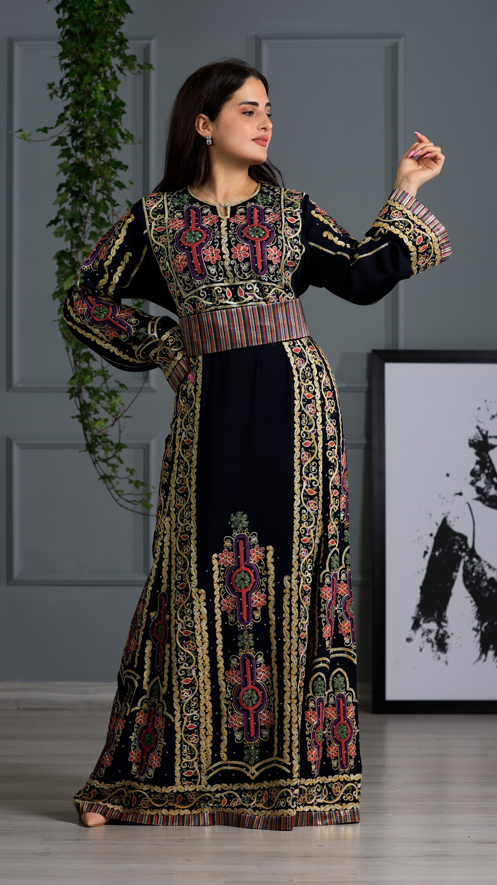 LONG SLEEVE EMBROIDERY THOUB ثوب تطريز كم طويل