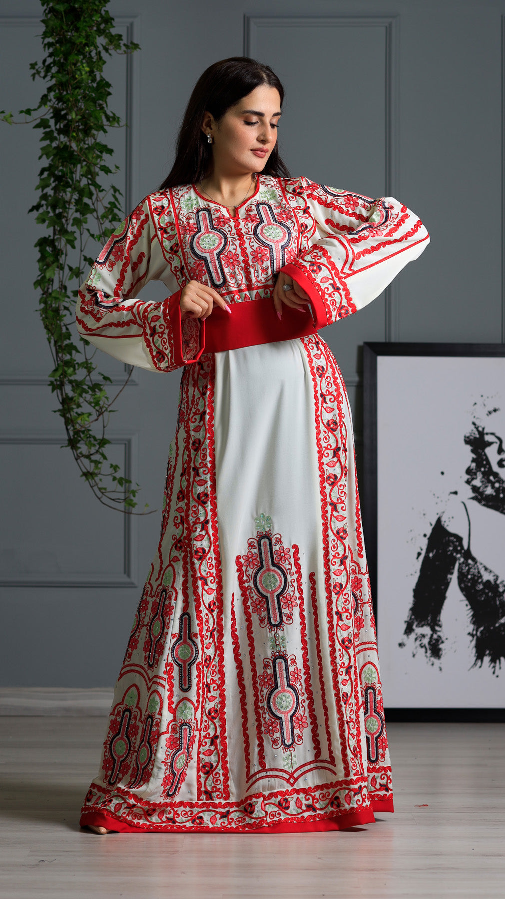 LONG SLEEVE EMBROIDERY THOUB ثوب تطريز كم طويل