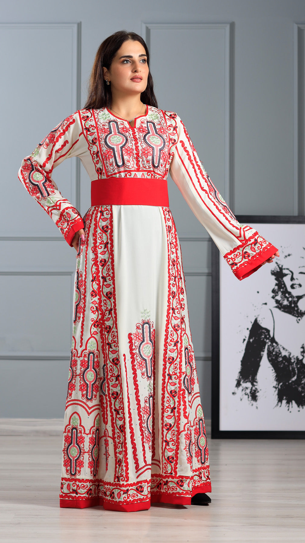 LONG SLEEVE EMBROIDERY THOUB ثوب تطريز كم طويل