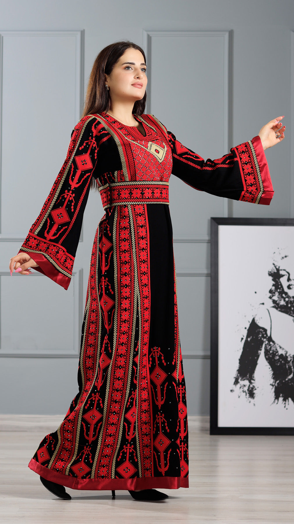 LONG SLEEVE EMBROIDERY THOUB ثوب تطريز كم طويل