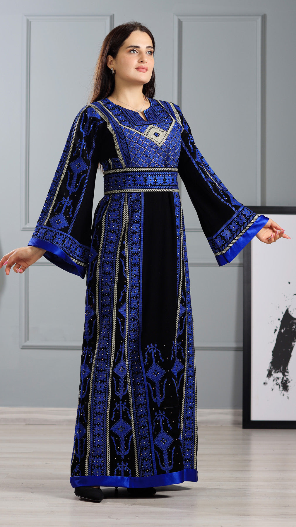 LONG SLEEVE EMBROIDERY THOUB ثوب تطريز كم طويل