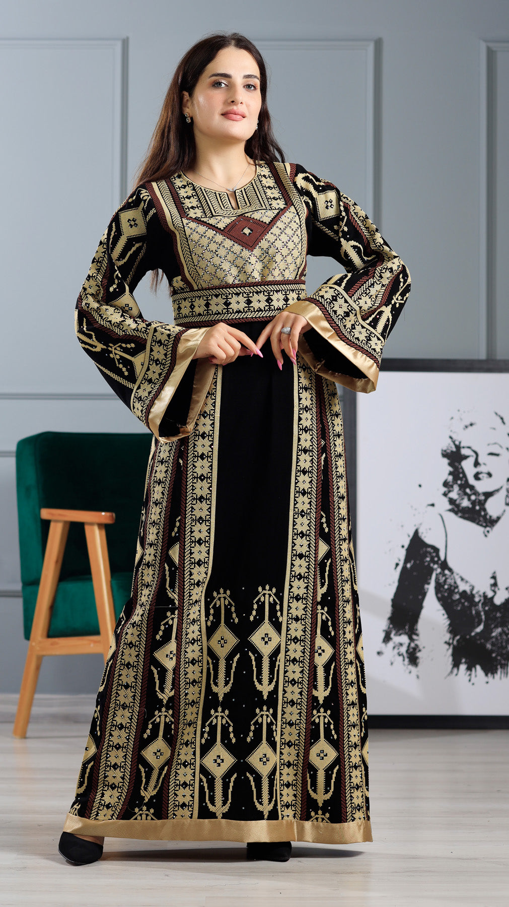 LONG SLEEVE EMBROIDERY THOUB ثوب تطريز كم طويل