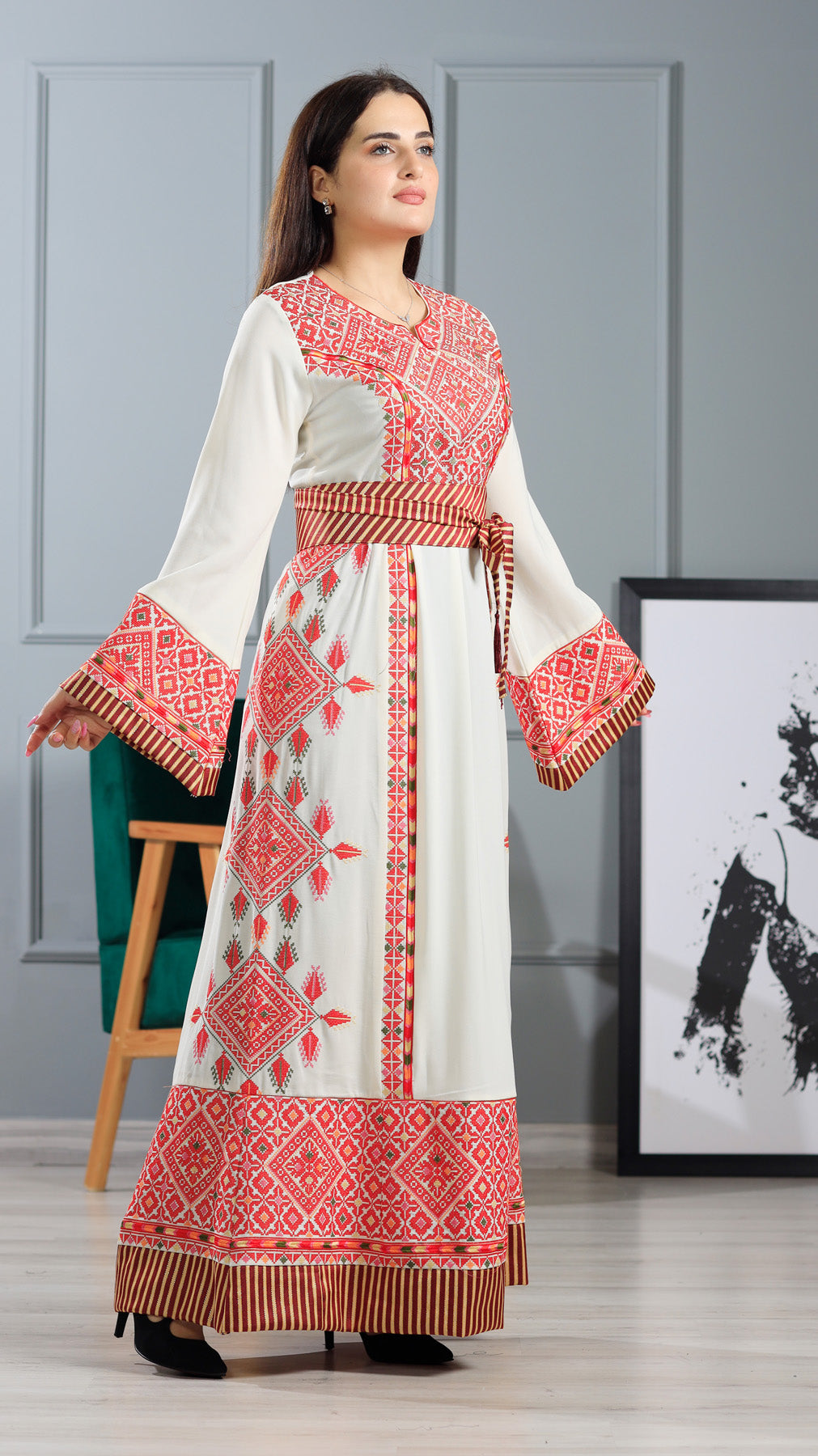 LONG SLEEVE EMBROIDERY THOUB ثوب تطريز كم طويل